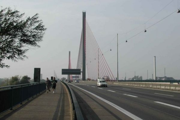 Friedrich-Ebert-Brücke in Bonn